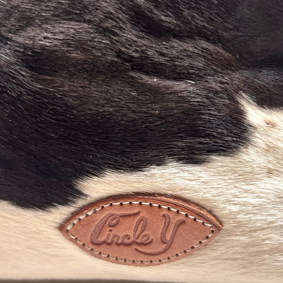 Circle Y of Yoakam - B/W Cowhide Putse. Handmade - Picture 3 of 11